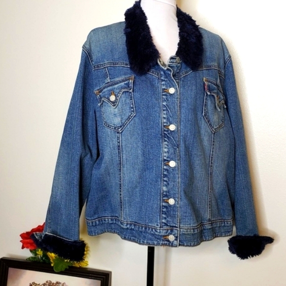 RARE! Authentic Vintage Levis NAVY Sherpa Trucker Denim Jean Quilted Jacket Fall - Picture 1 of 12